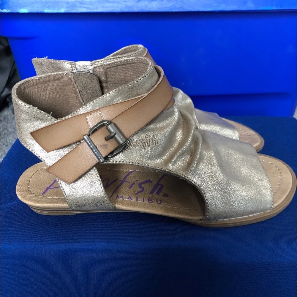 Blowfish sandal